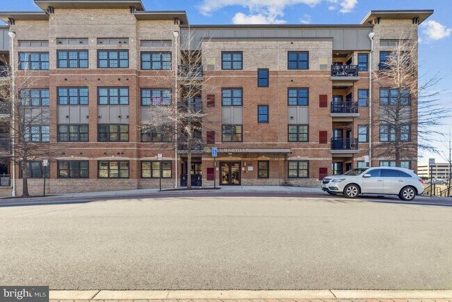 Building Photo - 9521 Bastille St