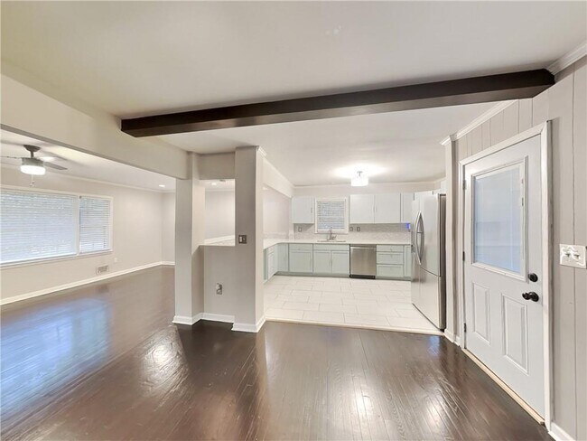 Building Photo - 2722 Hayden Dr