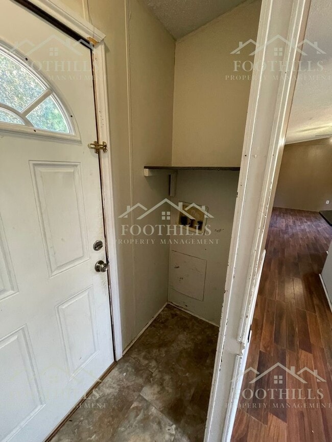 Building Photo - 2-Bed/2-Bath Mobile Home with Outdoor Deck...