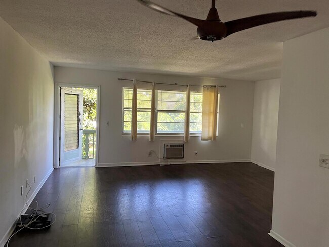 Building Photo - 63 Easthampton C