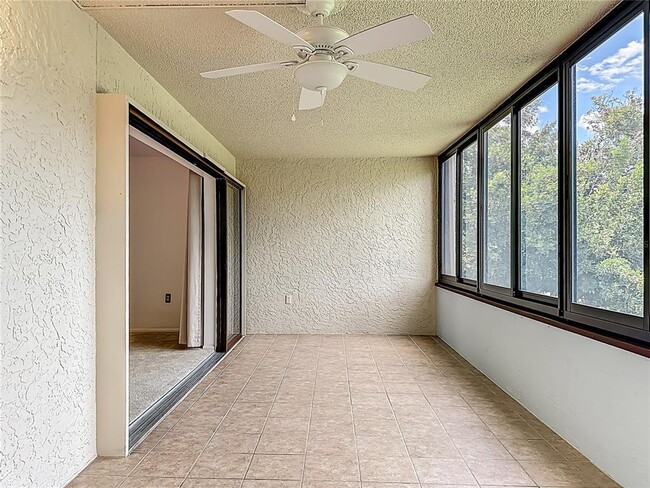 Building Photo - 434 Palm Tree Dr