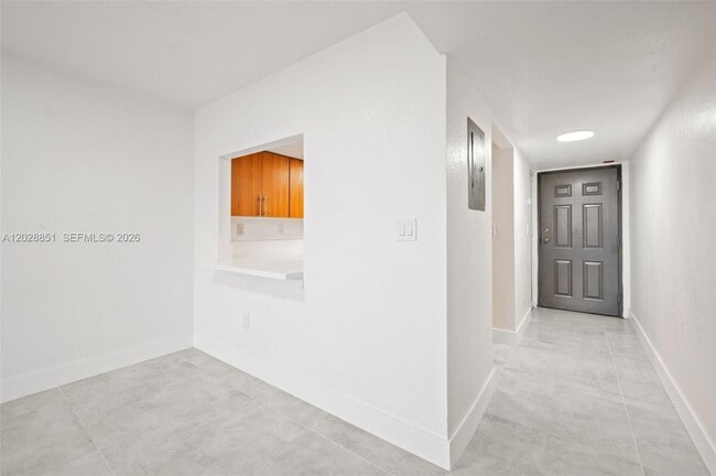 Building Photo - 10090 NW 80th Ct