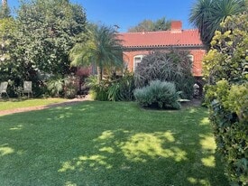 Building Photo - 1727 La Senda Pl