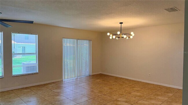 Building Photo - 2568 Aventurine St