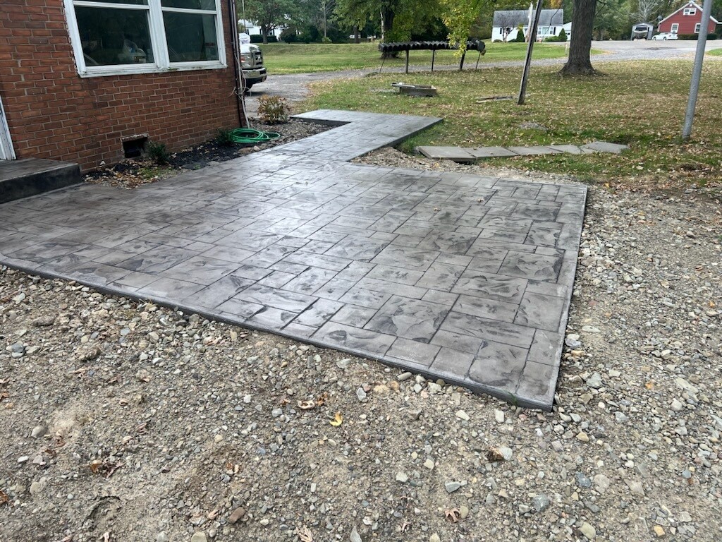 Building Photo - 5040 W Lake Rd