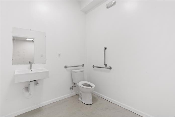 Building Photo - 4250 Lancaster Ave