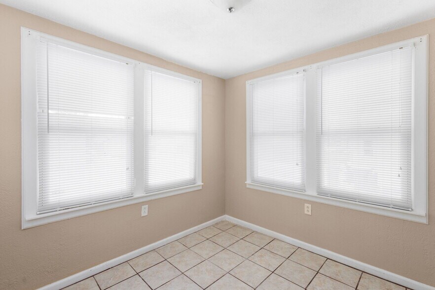 Building Photo - 742 S 23rd St