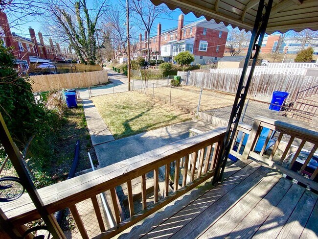 Building Photo - Charming 3 Bedroom/2 Bathroom Townhome with In-Unit Laundry in Ramblewood, MD!