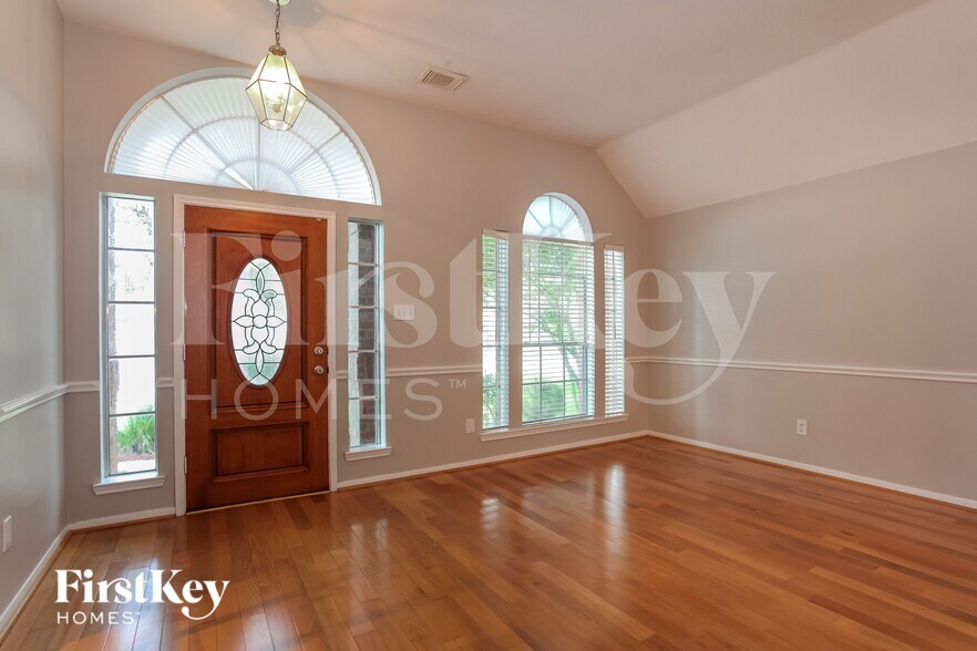 Building Photo - 2115 Mercoal Dr