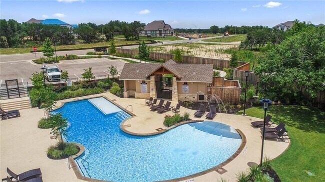 Building Photo - 3300 Scenic Valley Dr