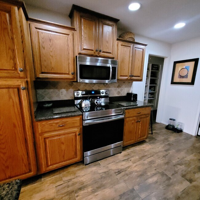 Building Photo - 1719 Brazo Cir