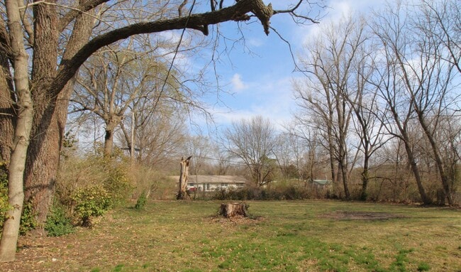 Building Photo - 2418 W Wedington Dr