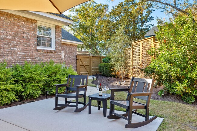 Building Photo - 1790 Wilshire Dr