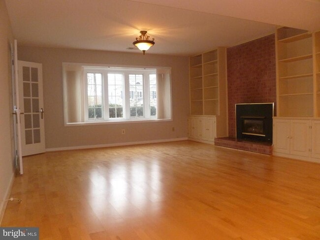 Building Photo - 7115 Warbler Ln