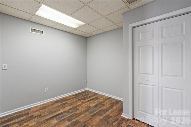 Building Photo - 300 E Gold St