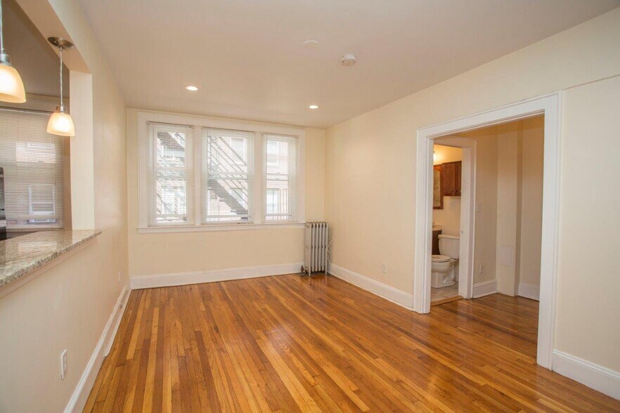 Building Photo - 129 Highland Ave