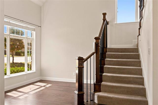 Building Photo - 4524 Del Rey Ave