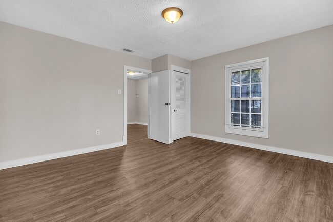 Building Photo - 481 Marianna St