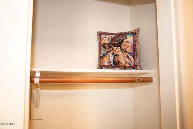 Building Photo - San Tan Ranch Beauty