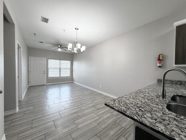 Building Photo - 5601 Cuenca Dr