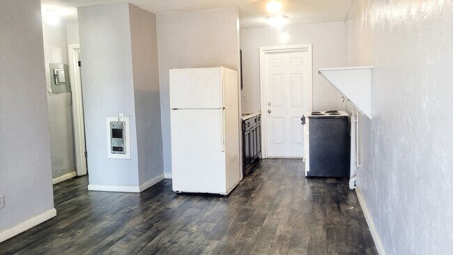 Building Photo - Charles Street Apartments 2