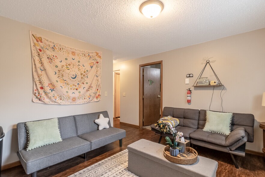 Building Photo - 202 Balcerzak Dr