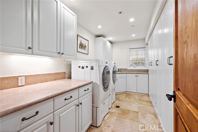 Building Photo - 900 E Balboa Blvd