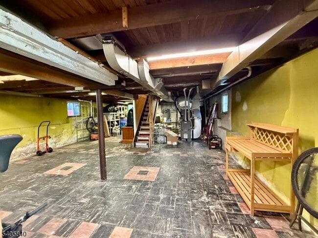 Building Photo - 40 W Shore Rd