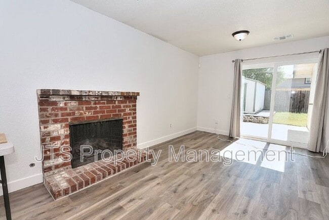 Building Photo - 6069 Kingwood Cir