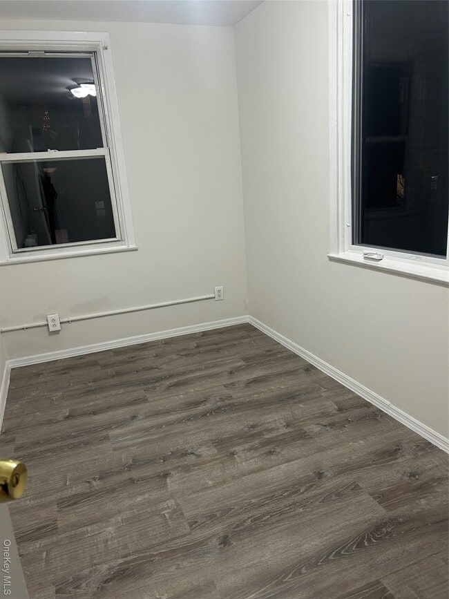 Building Photo - 144 Waverly St