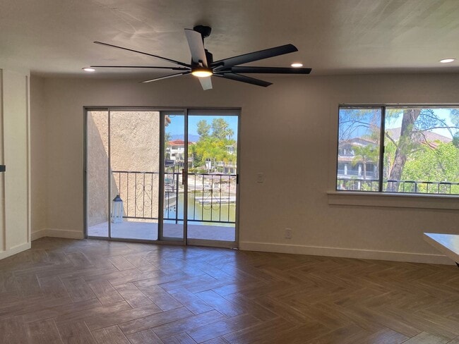 Building Photo - Canyon Lake View Condo Available!