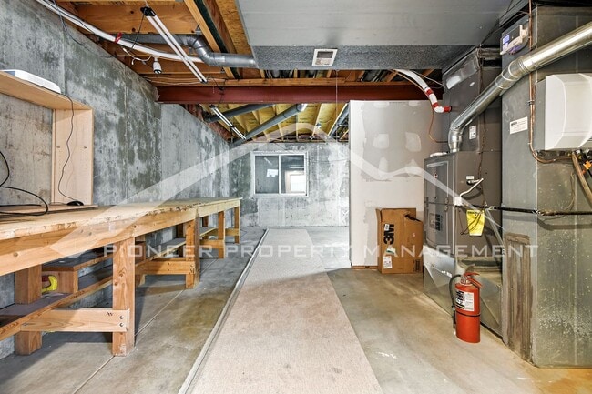 Building Photo - Stunning Home with Central AC and 2-Car Ga...