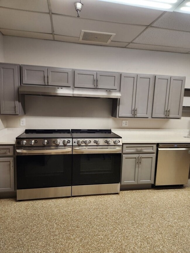 Building Photo - 410 Short St