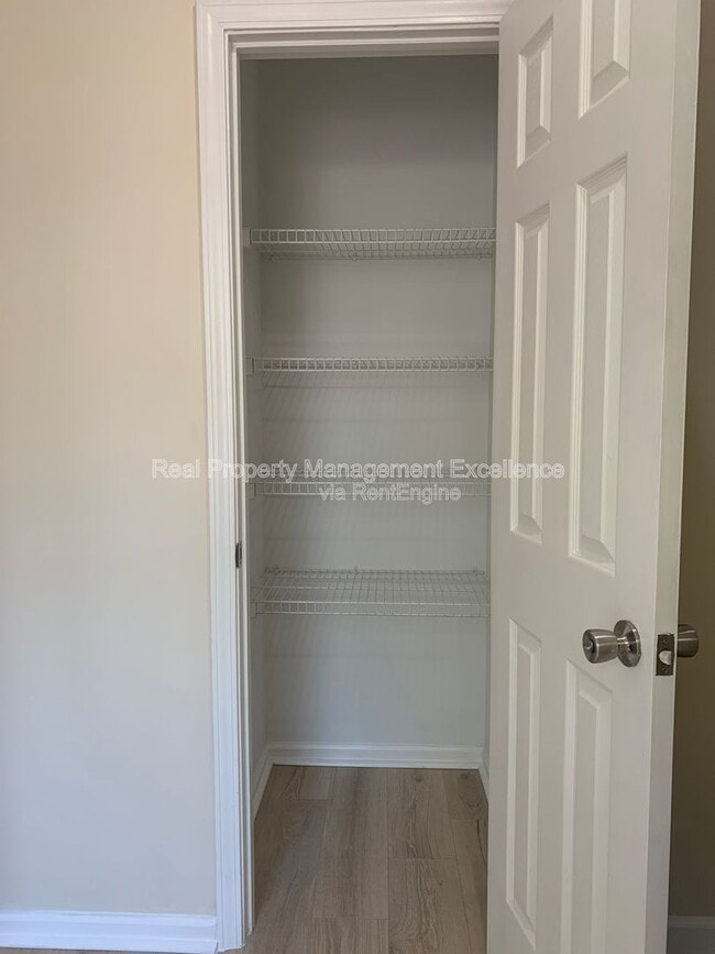 Building Photo - 5611 Sojourn Dr