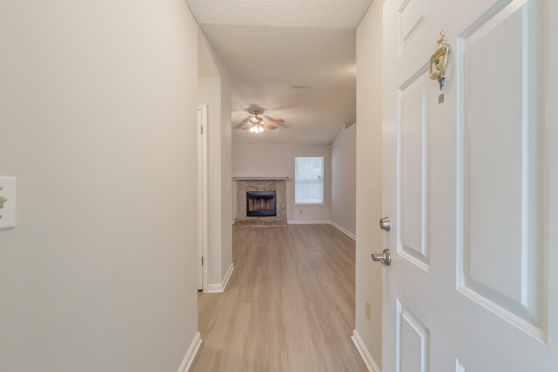 Building Photo - 4172 Davie Ct