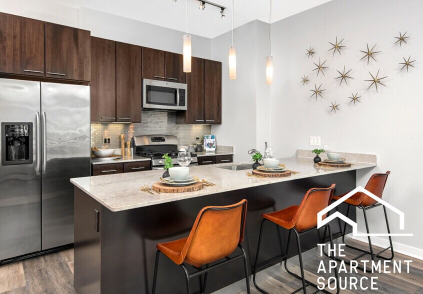 Building Photo - 469 W Huron St