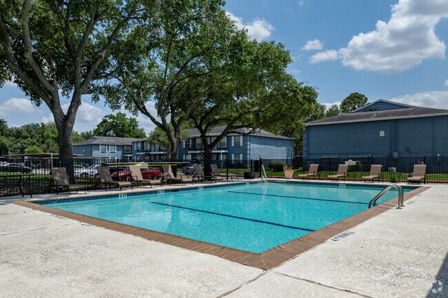 Building Photo - Grand at Westchase