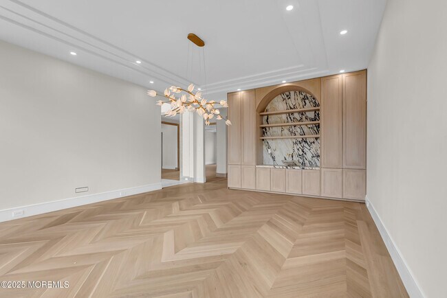 Building Photo - 19 Clarence Ave