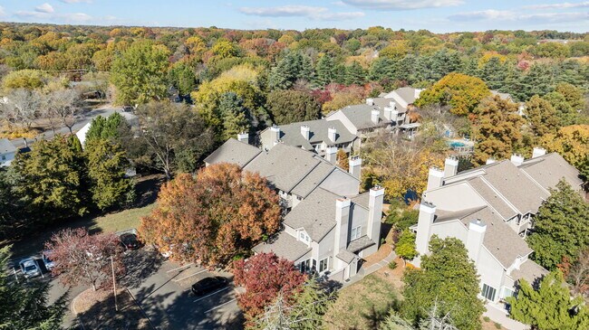 Building Photo - 2505 Stockbridge Dr