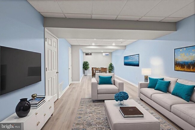 Building Photo - 5030 Finsbury Rd