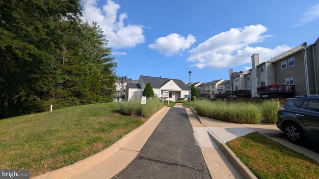 Building Photo - 16303 Taconic Cir