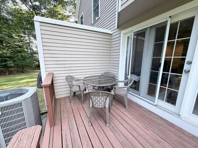 Building Photo - 131 Bellwood Cir