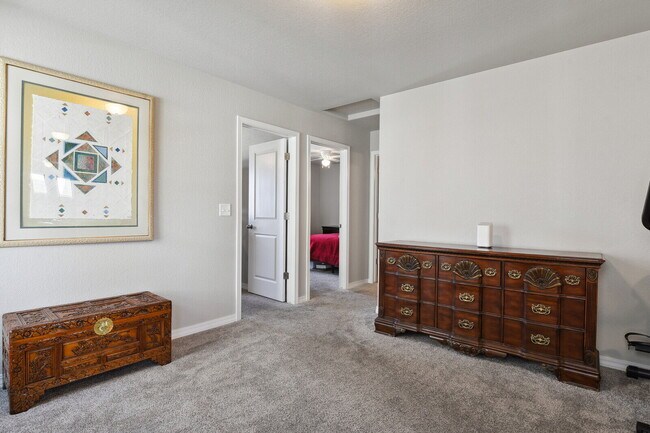 Building Photo - Modern 3-Bedroom Home for Rent in Chapel H...