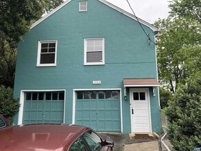 Building Photo - 1302 Crozet Ave