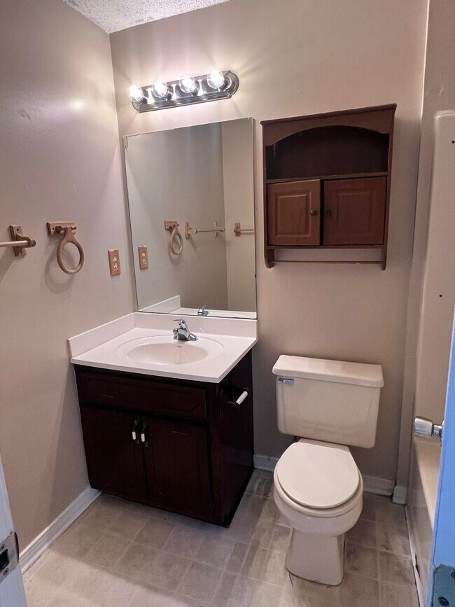 Building Photo - 345 John King Rd