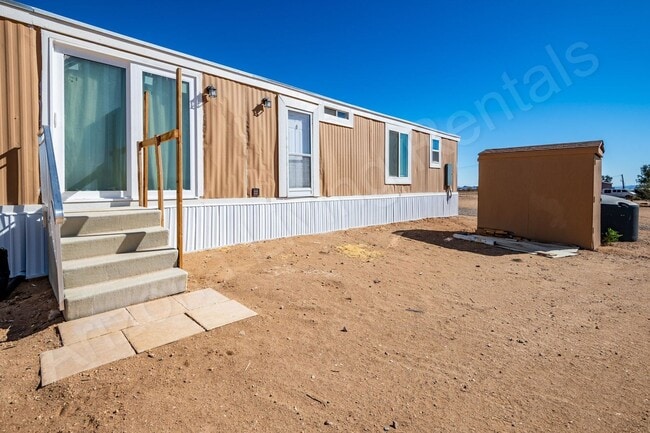 Building Photo - RENOVATED, PRIVATE & SPACIOUS HOME
