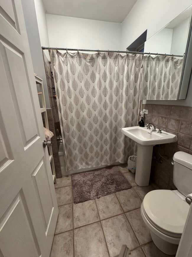 Building Photo - 4736 N Magnolia Ave