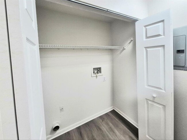 Building Photo - 3141 Bloomingdale Villas Ct