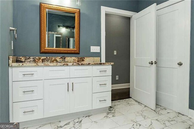 Building Photo - 1433 Merriman Ln NE