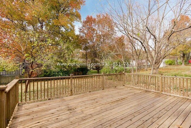 Building Photo - Ready for immediate move-in!